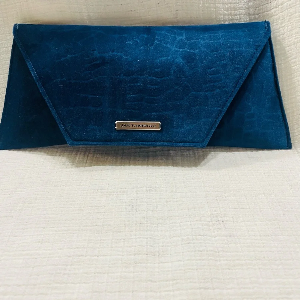 JANTAMINIAU EMBOSSED BLUE VELVET CASE CLUTCH BAG